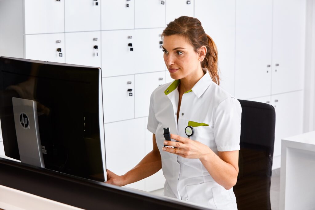 Le Registre d&rsquo;Appel en Wallonie : Comment Televic Healthcare Transforme l&rsquo;Obligation en Opportunité